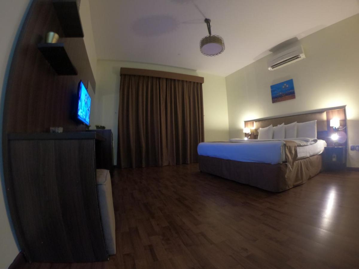 Weekend Hotel & Apartments Muscat Ngoại thất bức ảnh