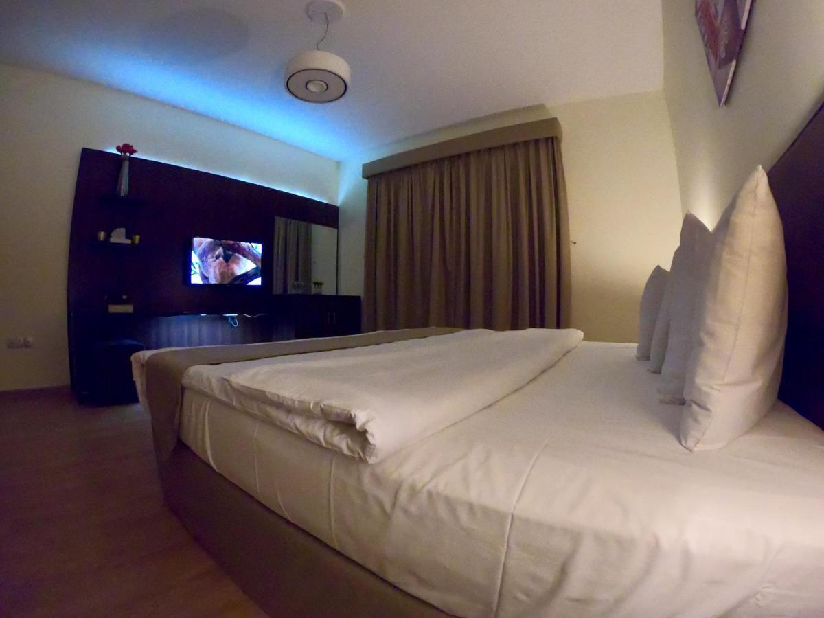 Weekend Hotel & Apartments Muscat Ngoại thất bức ảnh
