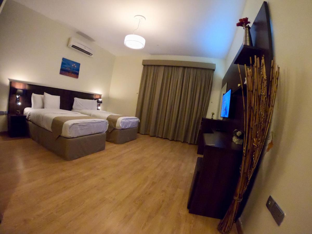 Weekend Hotel & Apartments Muscat Ngoại thất bức ảnh