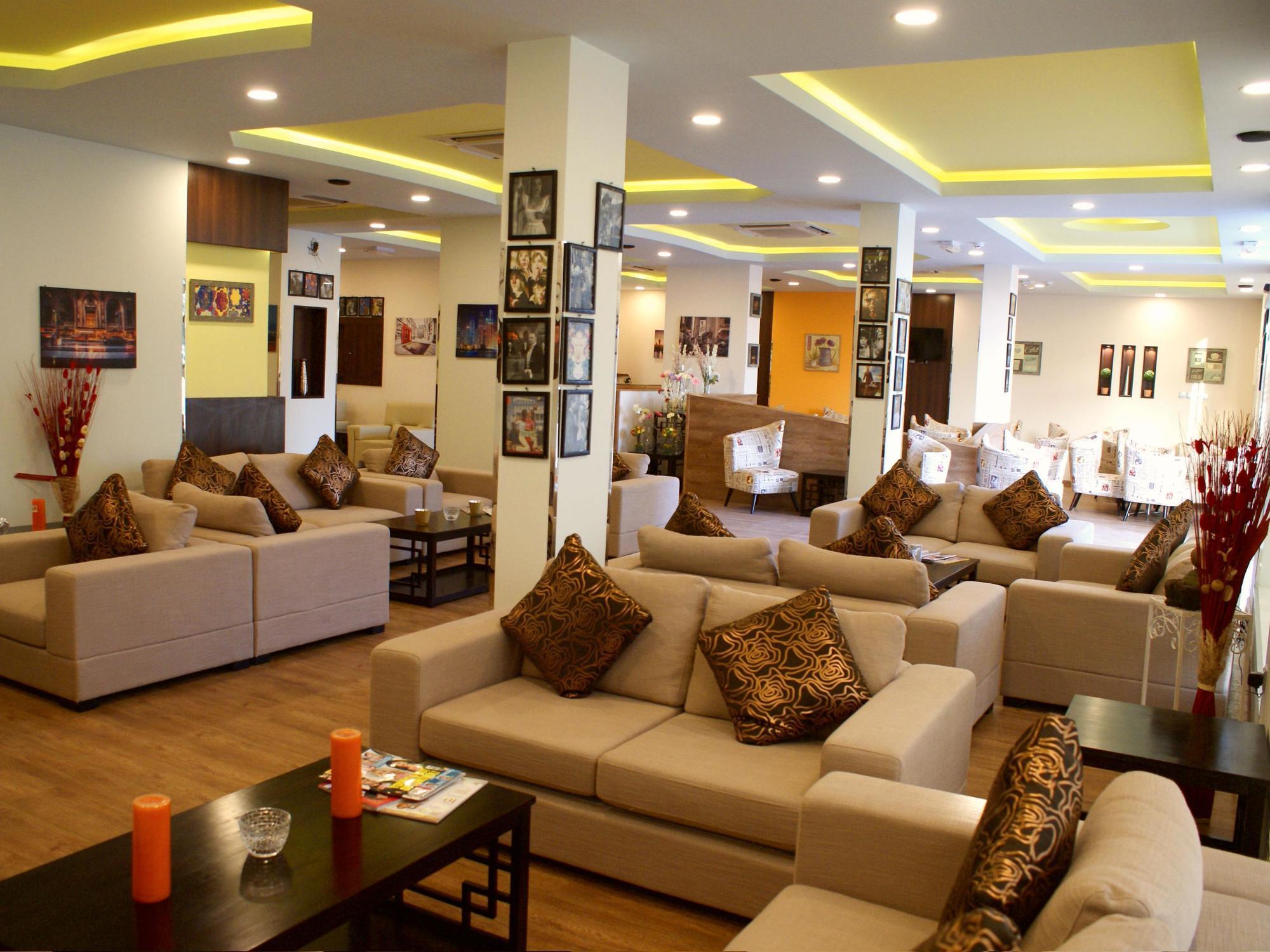 Weekend Hotel & Apartments Muscat Ngoại thất bức ảnh