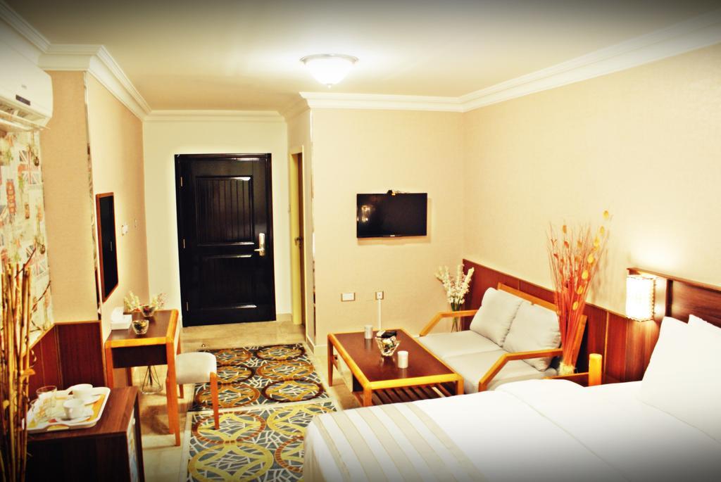 Weekend Hotel & Apartments Muscat Ngoại thất bức ảnh
