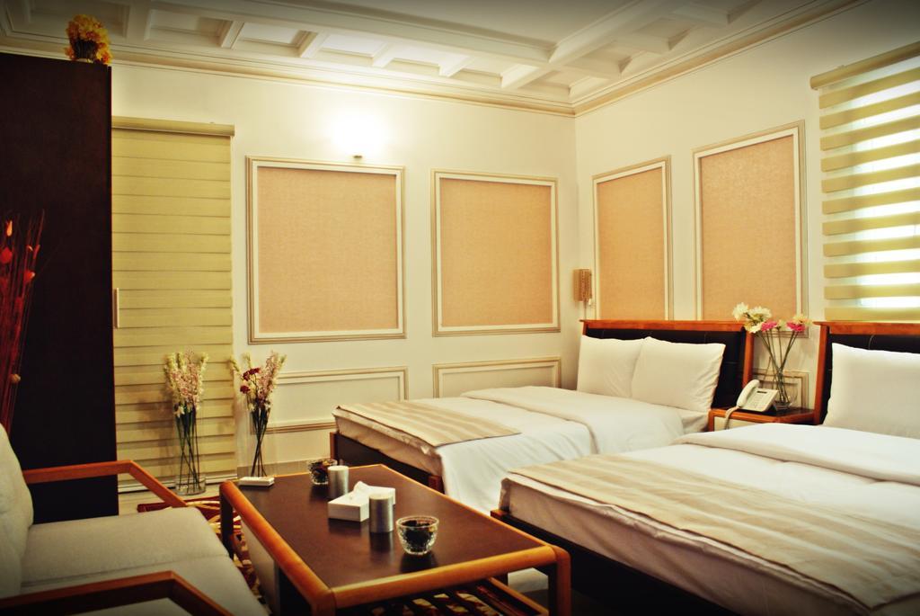 Weekend Hotel & Apartments Muscat Ngoại thất bức ảnh