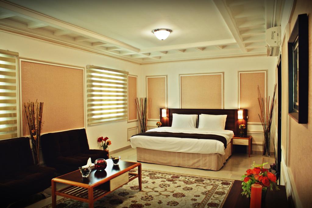 Weekend Hotel & Apartments Muscat Ngoại thất bức ảnh