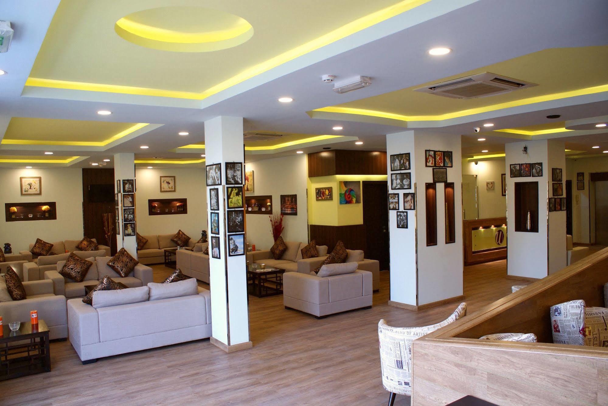 Weekend Hotel & Apartments Muscat Ngoại thất bức ảnh