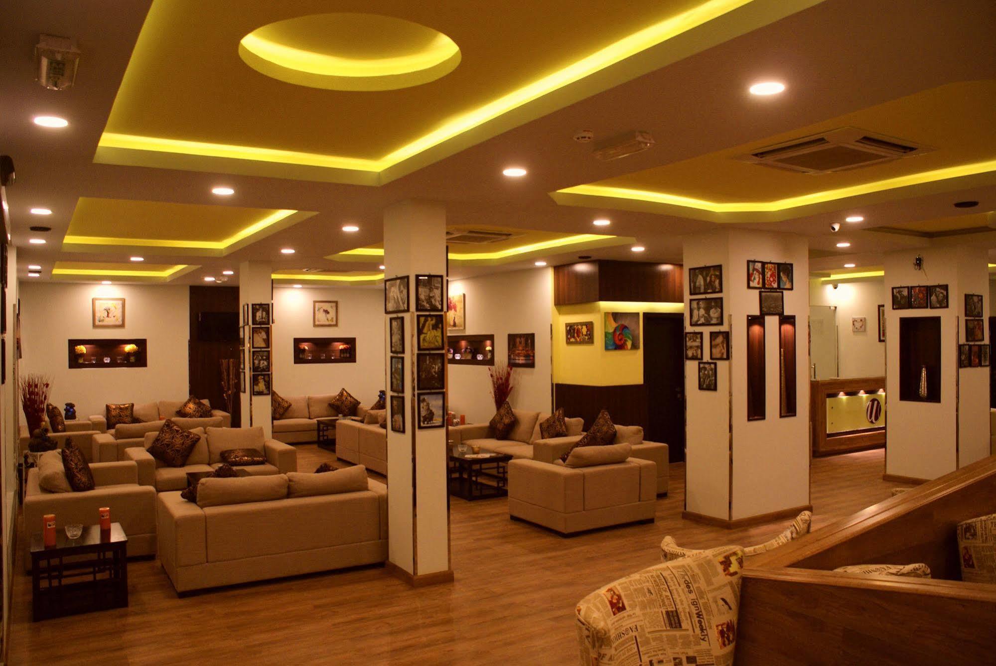 Weekend Hotel & Apartments Muscat Ngoại thất bức ảnh