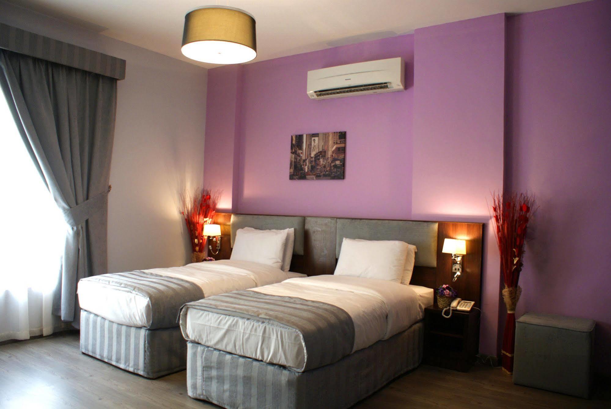 Weekend Hotel & Apartments Muscat Ngoại thất bức ảnh