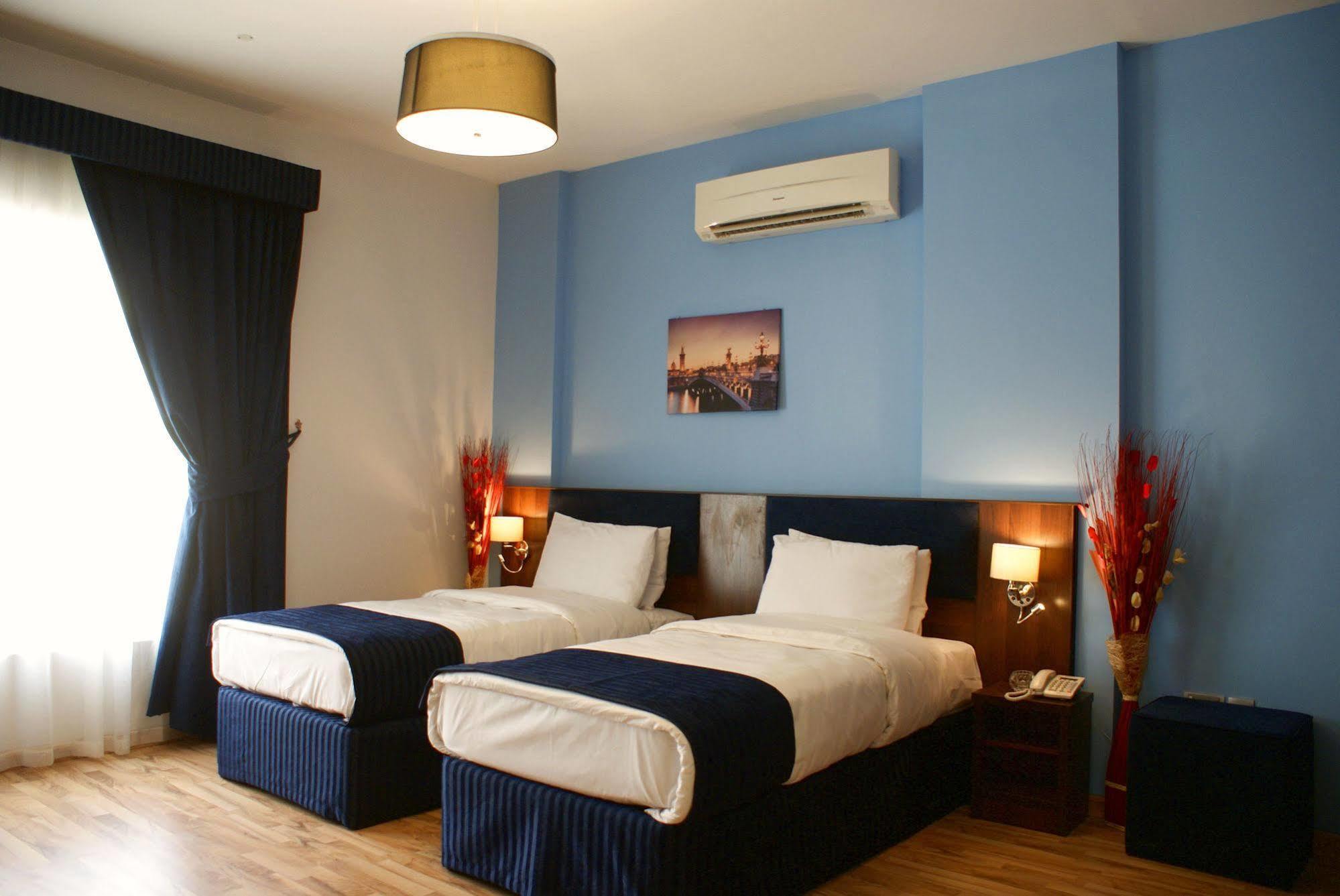 Weekend Hotel & Apartments Muscat Ngoại thất bức ảnh