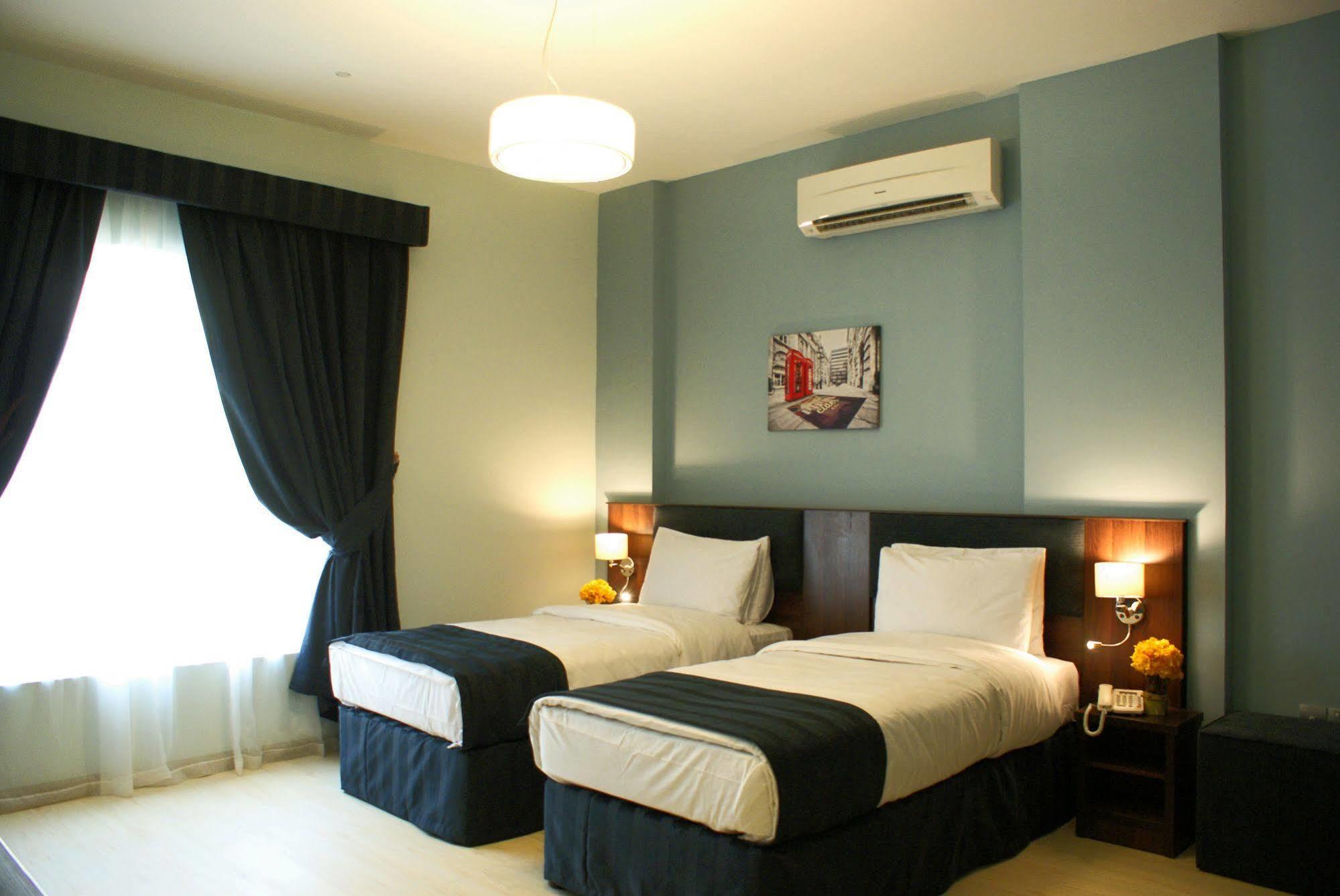Weekend Hotel & Apartments Muscat Ngoại thất bức ảnh