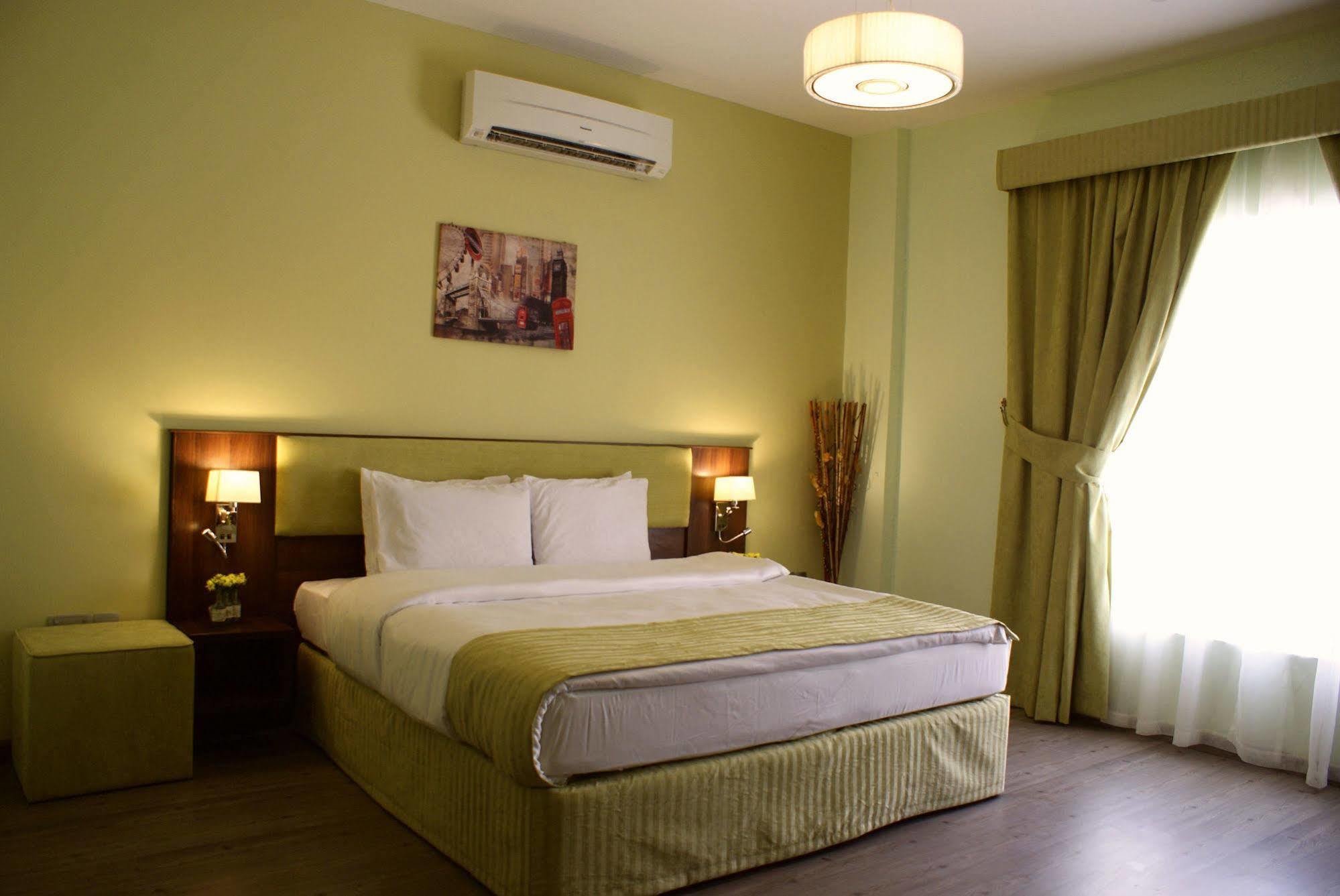 Weekend Hotel & Apartments Muscat Ngoại thất bức ảnh