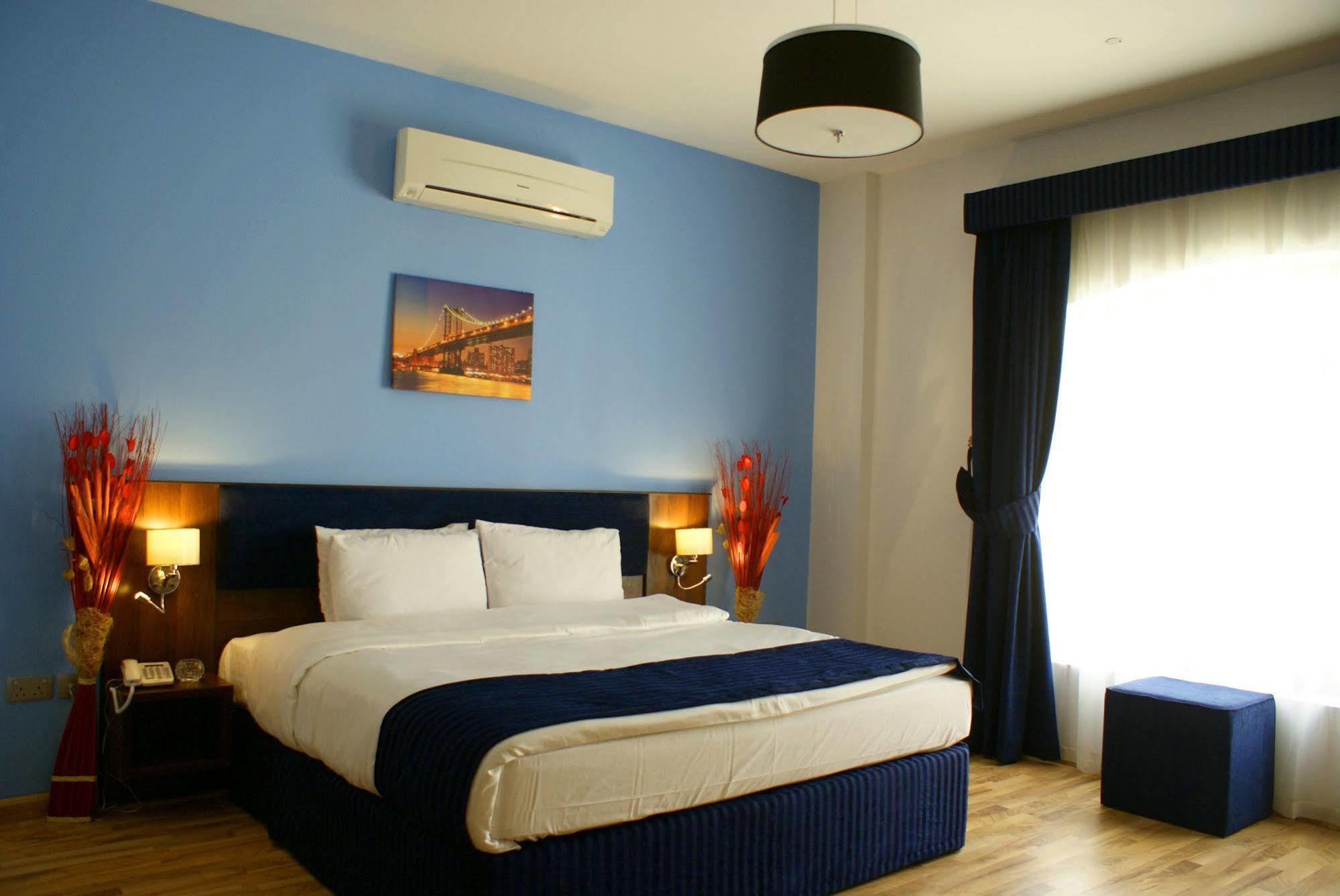 Weekend Hotel & Apartments Muscat Ngoại thất bức ảnh
