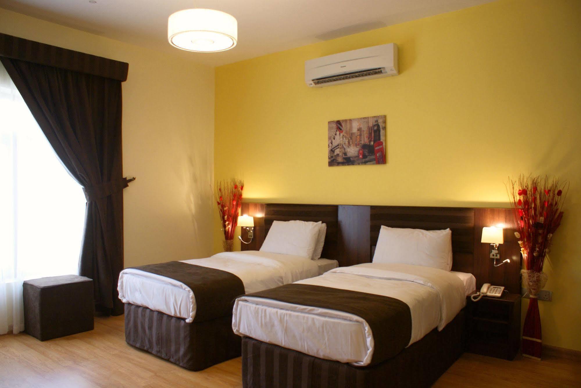 Weekend Hotel & Apartments Muscat Ngoại thất bức ảnh