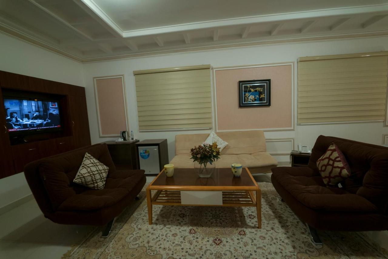 Weekend Hotel & Apartments Muscat Ngoại thất bức ảnh